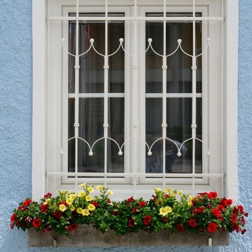 Artificial plants for outdoors – window boxes