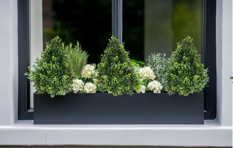 Window box with artificial plants 1